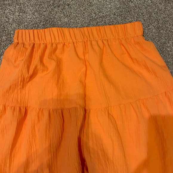 Brand new! Light weight, flowy pants - Picture 7 of 12